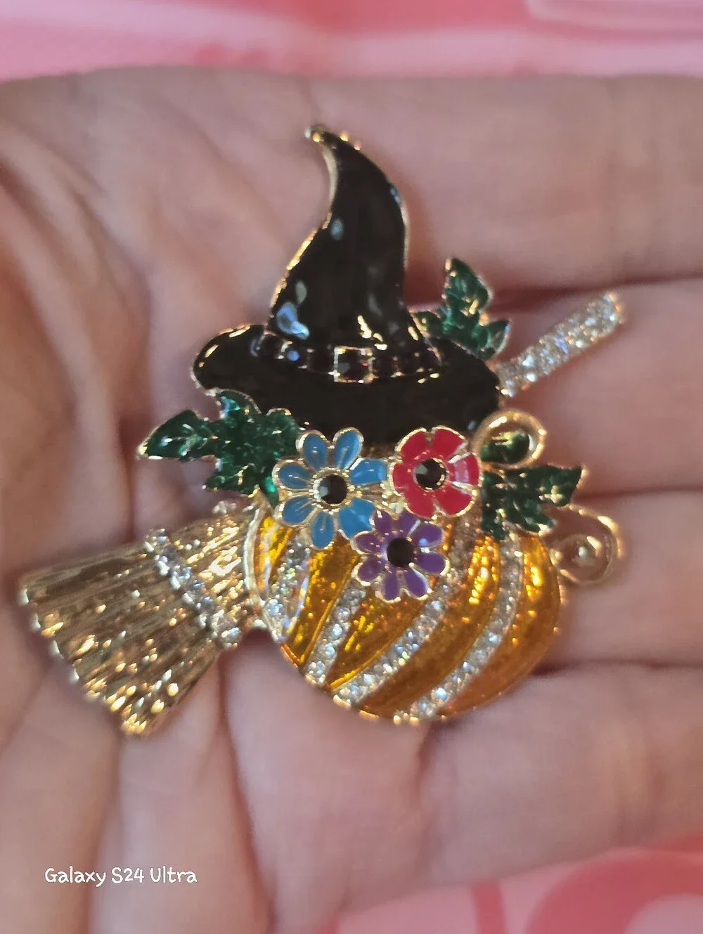 Witch Hat, Broom, Pumpkin Fall Decor Brooch NEW